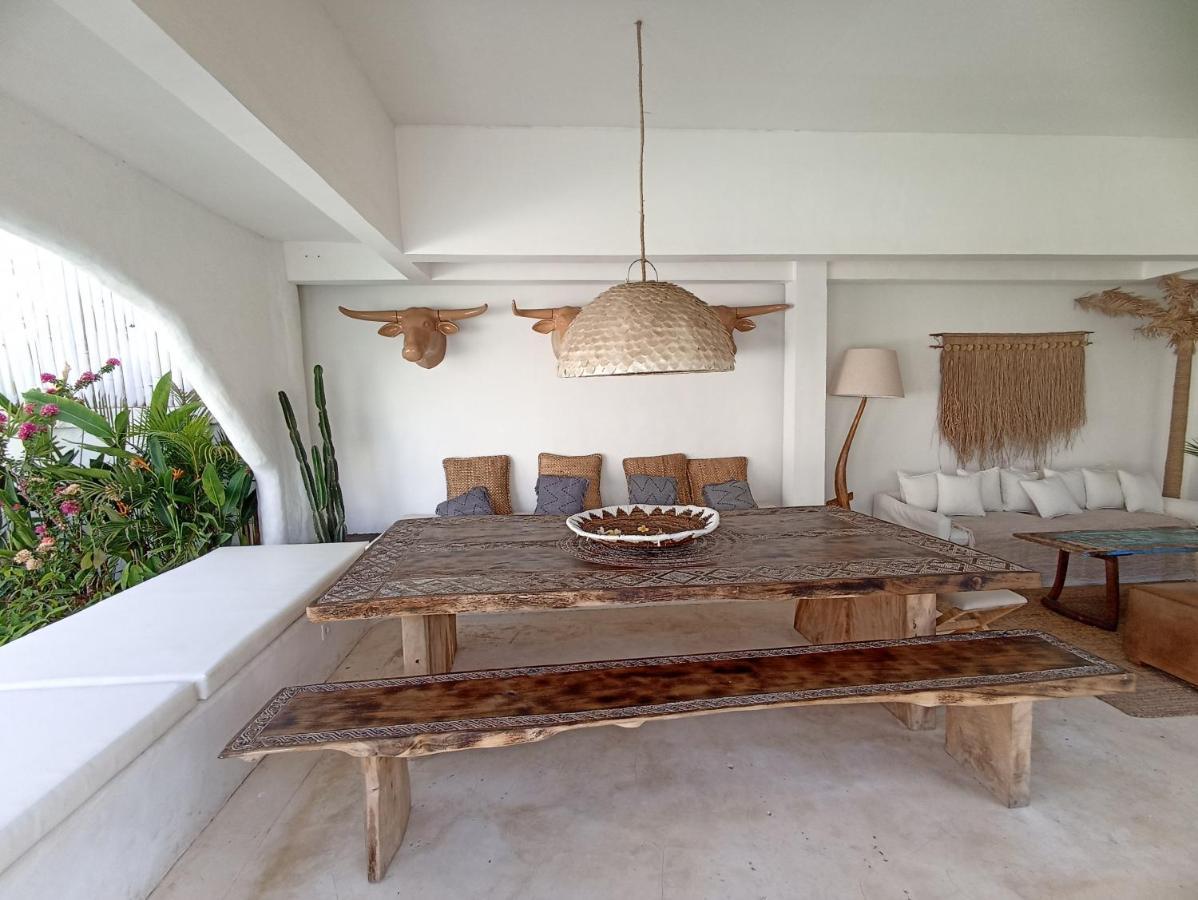Sal Central Uluwatu  Luaran gambar